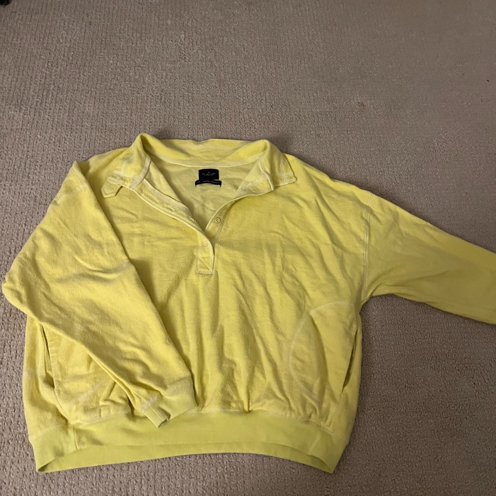 UO yellow sweatshirt